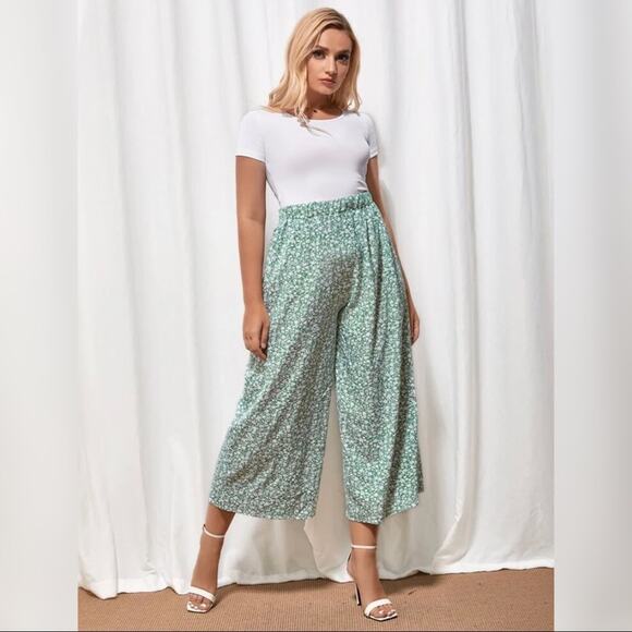 SHEIN NWT Size 1X (14) Pastel Green & White Ditsy Floral Print Wide Leg Pants - Picture 4 of 5